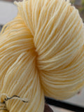 Acrylic weight2 - Butter Yellow