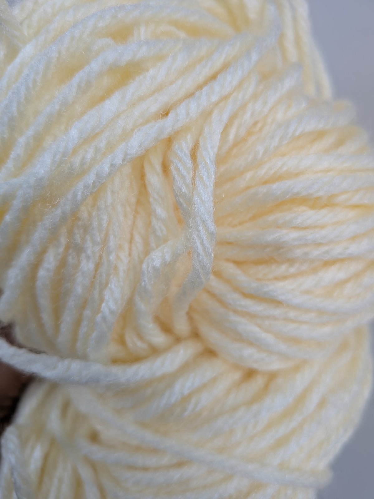 Acrylic weight4 - Cream